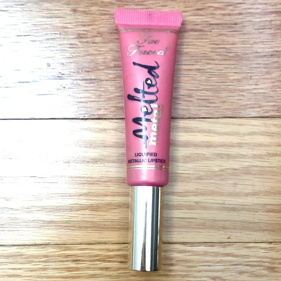 Too Faced "Melted Metallic Macaron" liquid lipstick - Picture 7 of 8